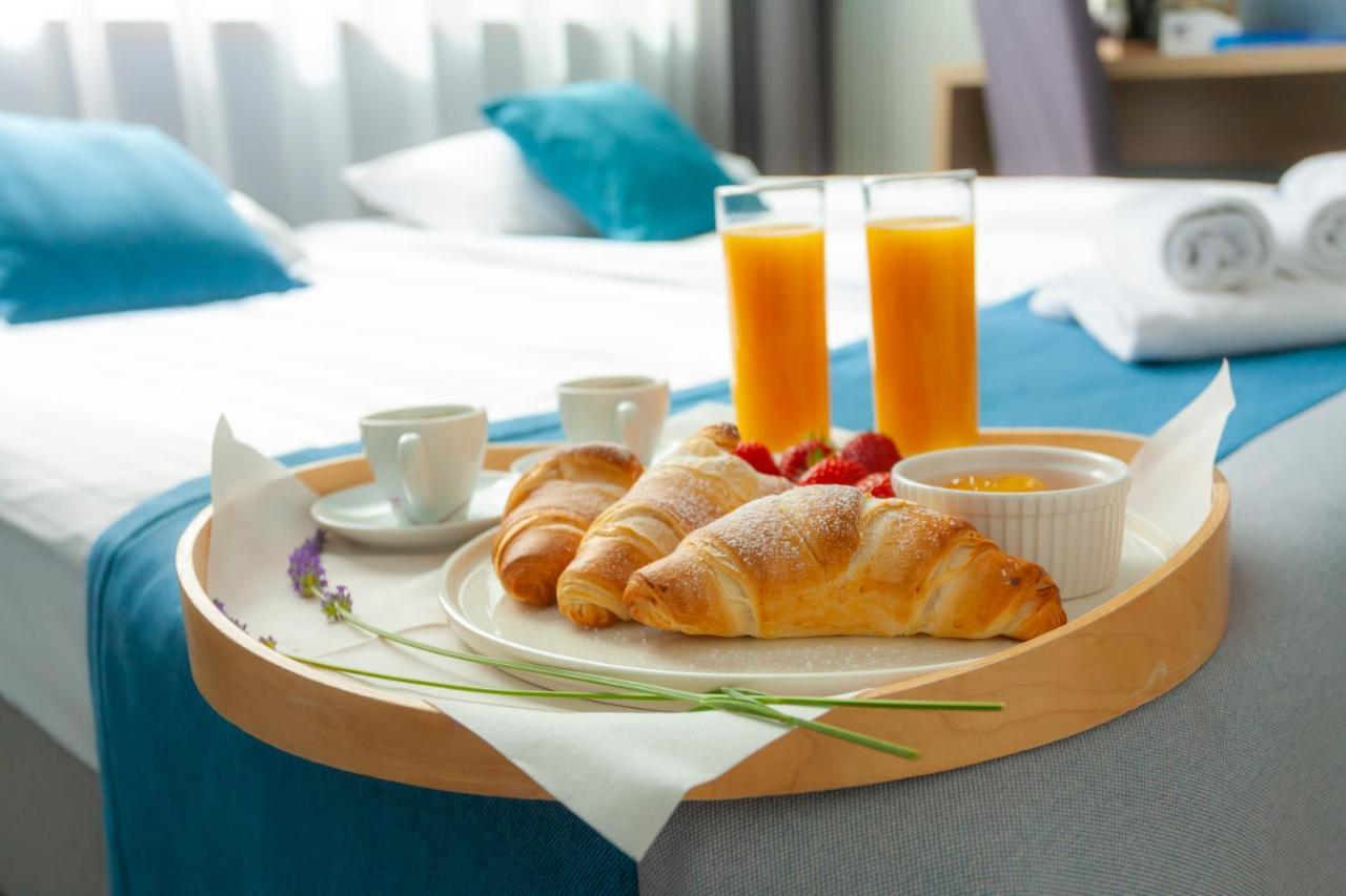 Hotel Zatoka Гданск Екстериор снимка